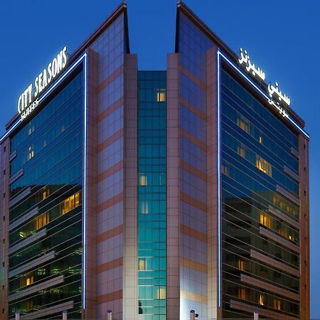 City Seasons Suites Dubai Exterior photo